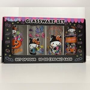 NIB Hello Kitty Halloween themed set of 4 glassware cups 10 oz each